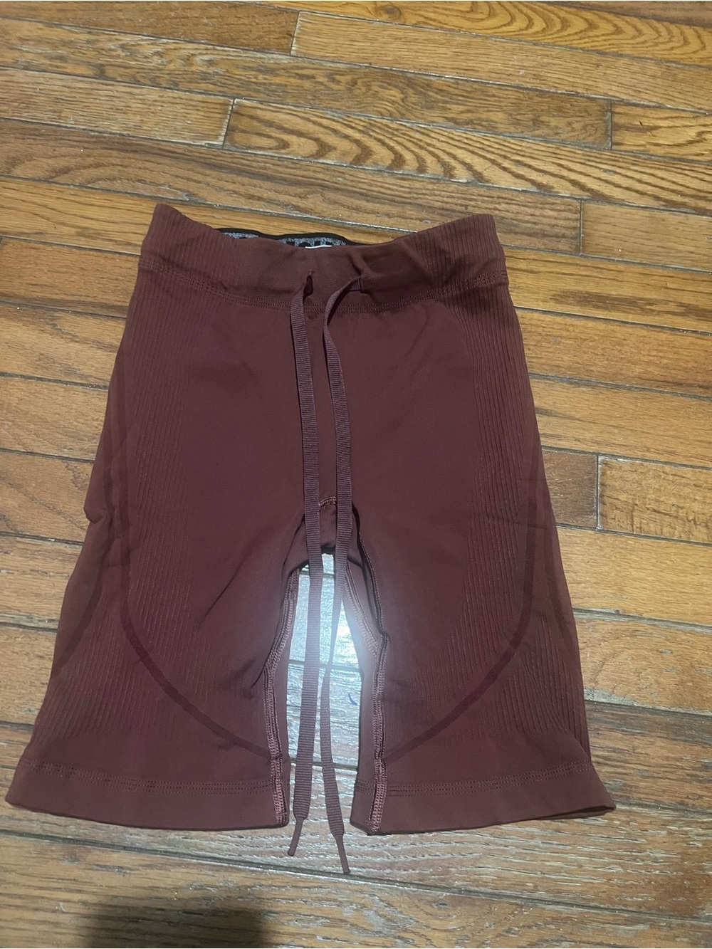 Gymshark women Ribbed Drawstring Bike Shorts - Burgundy size M
